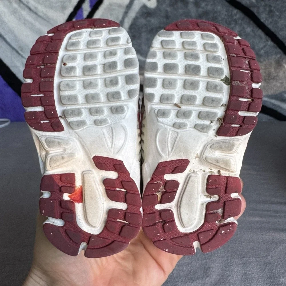 Size 5c - Toddler's Nike Vomero 5 SE Sail/University Red (IO9260 100)